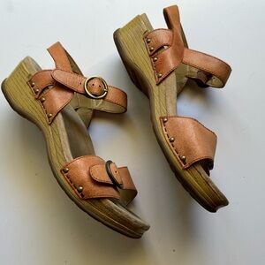 Dansko sandals size 39